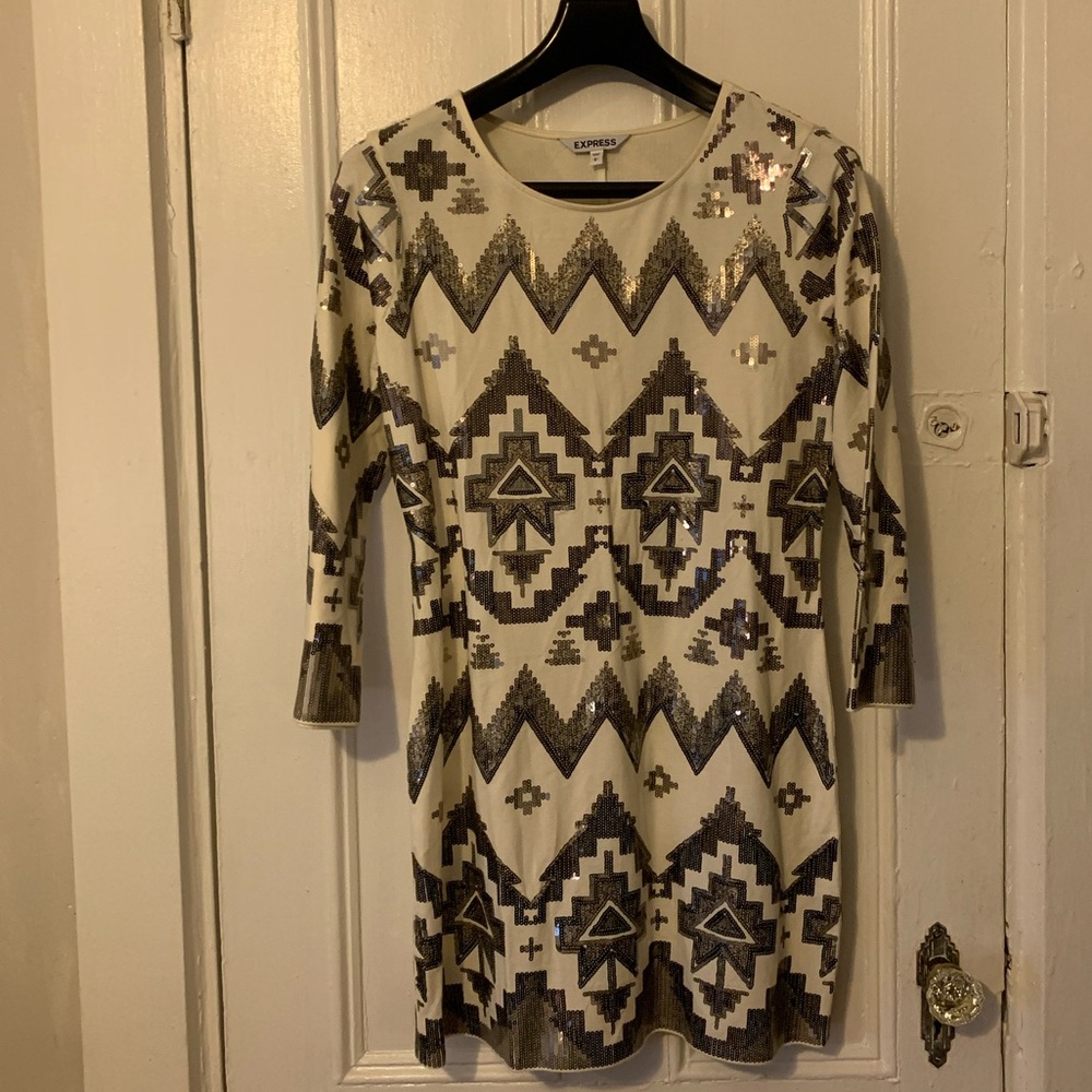 White Long-sleeve Sequined Express Dress